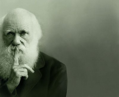 Charles Darwin est mon inspiration pour ce site. Il représente à lui seul tout ce que j'aurais aimé découvrir et explorer dans le monde de la science.